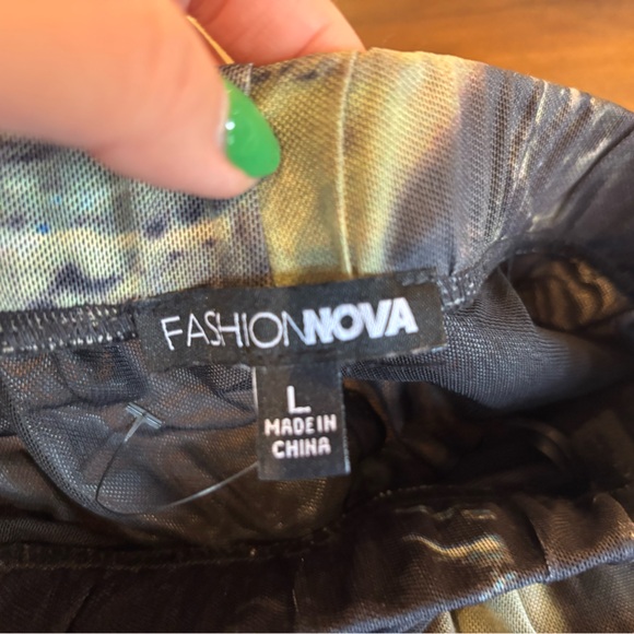 Fashion Nova  Gisella Pant Black & Green Abstract Flare Pants NWOT pants only L - Picture 3 of 6